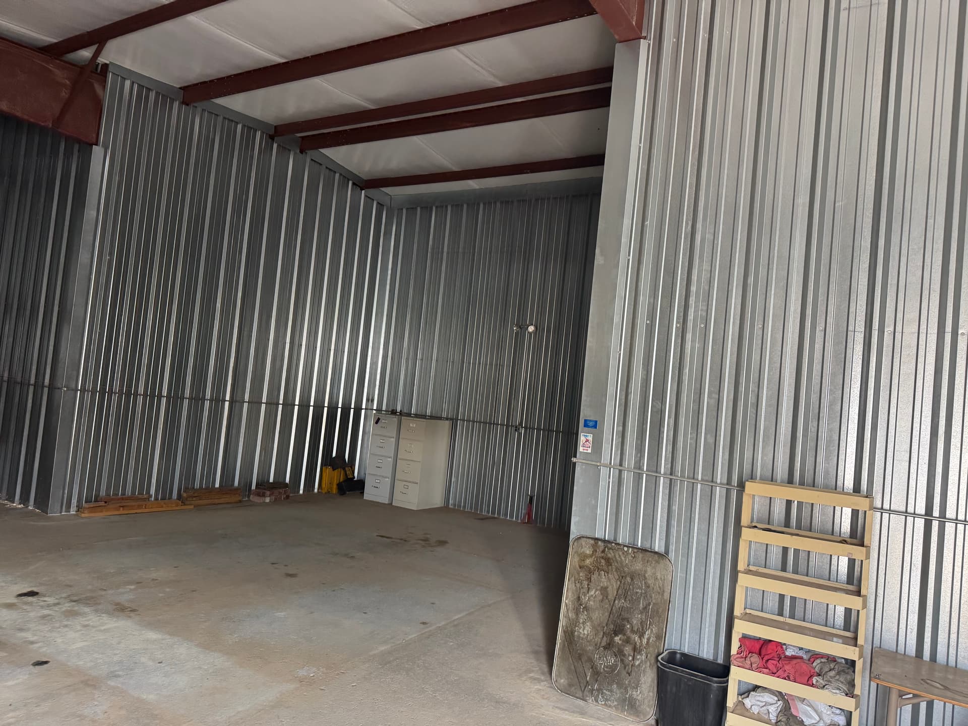 hangar popup image 5