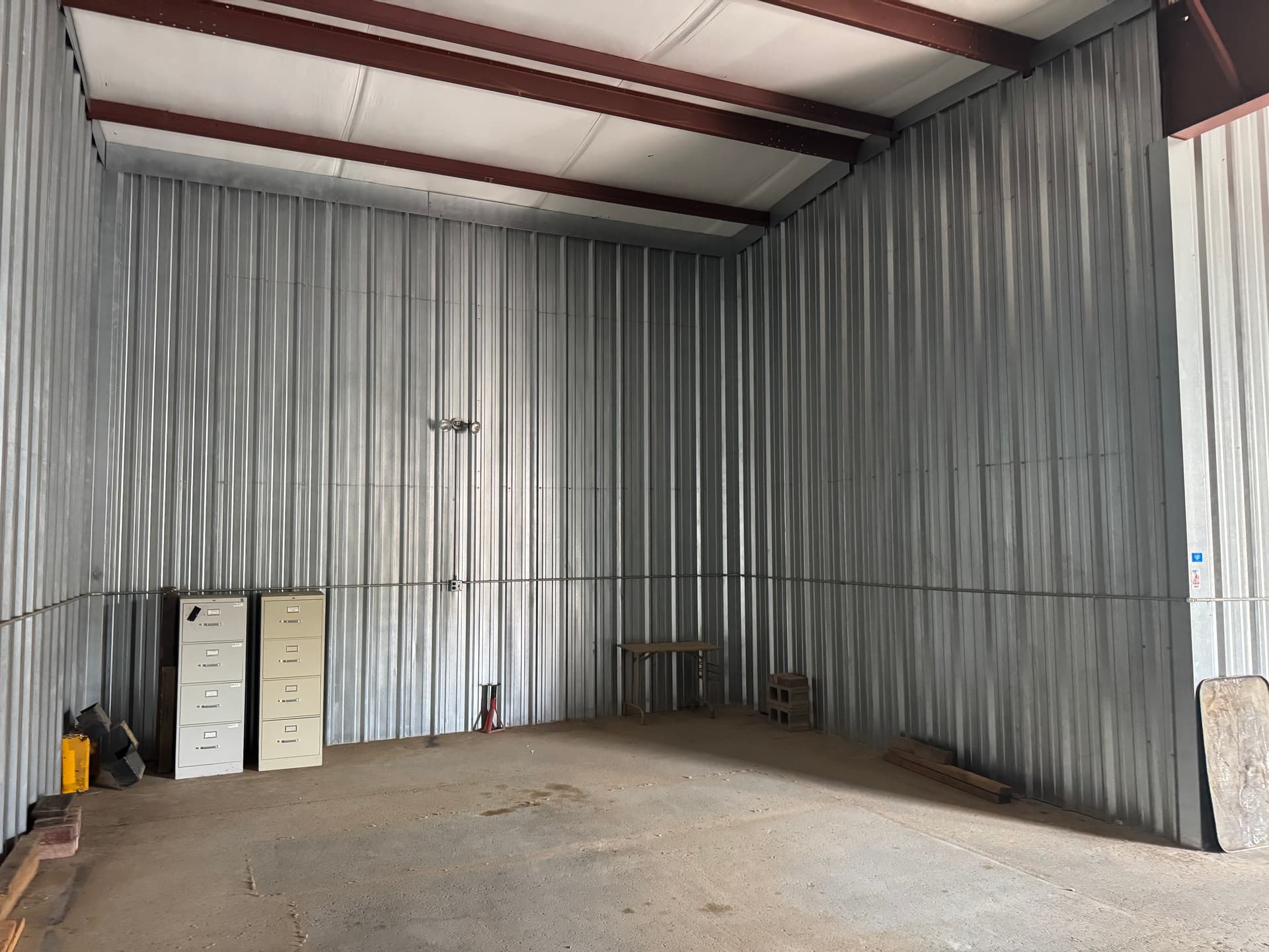 hangar popup image 6