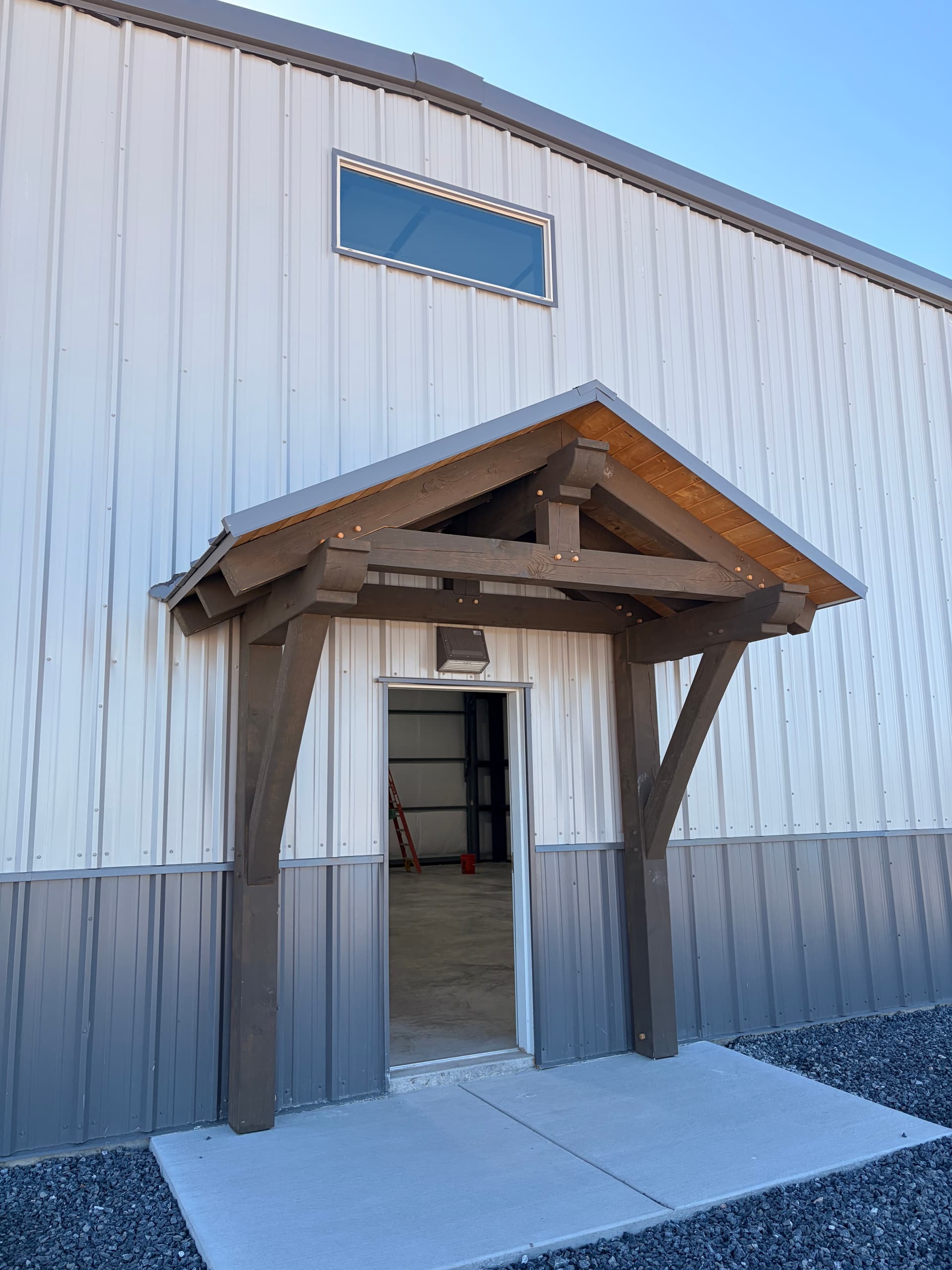 hangar popup image 1