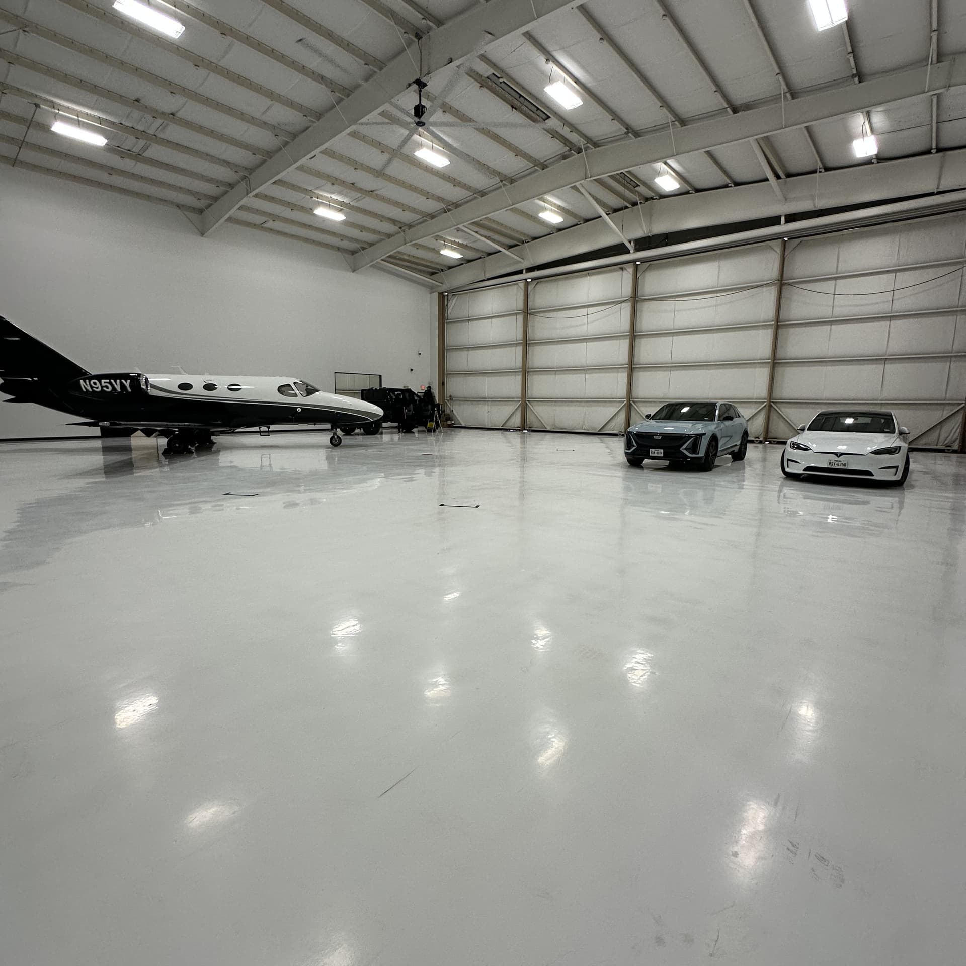 hangar popup image 3