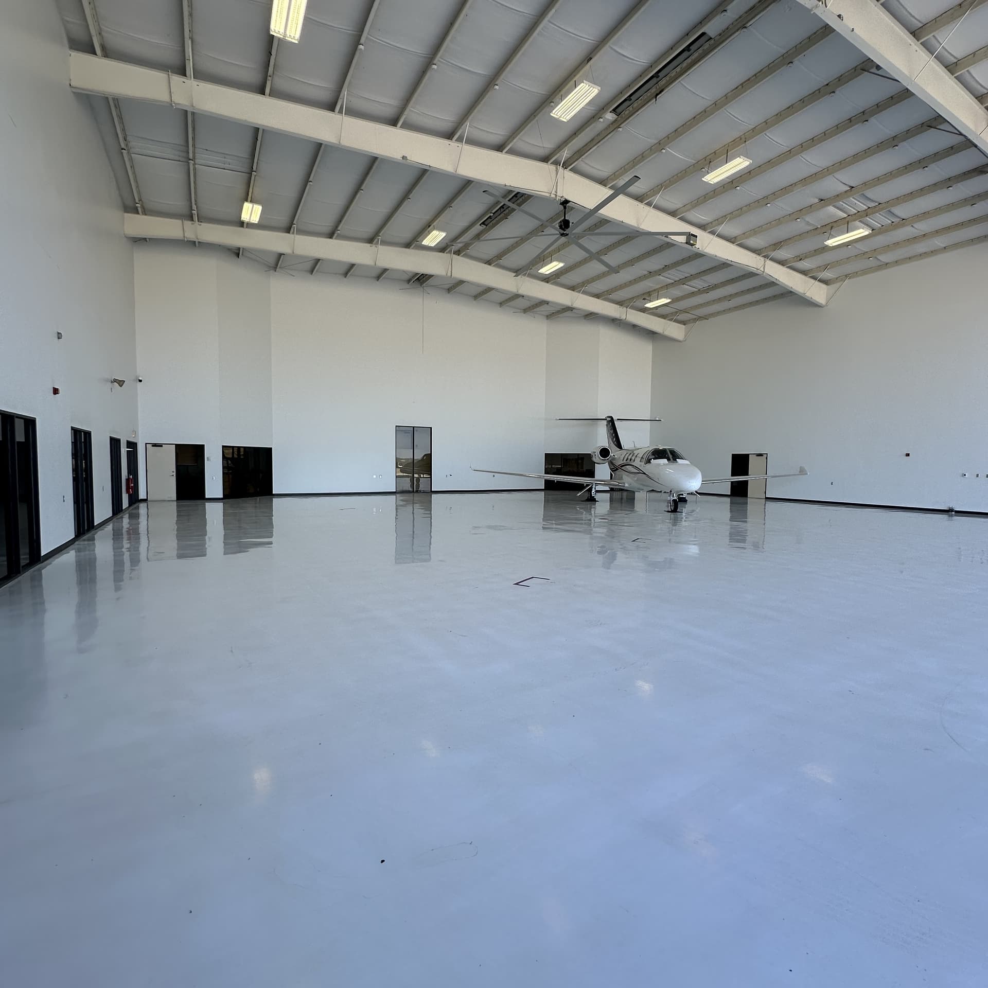 hangar popup image 5