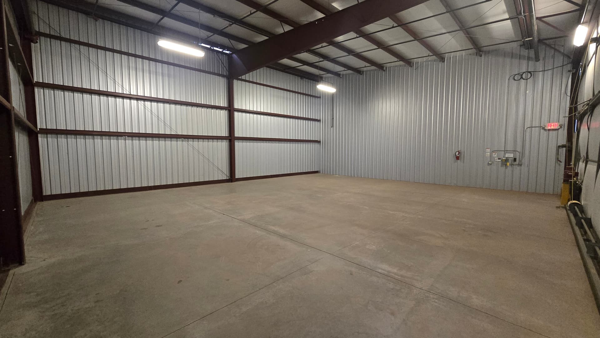 hangar popup image 2