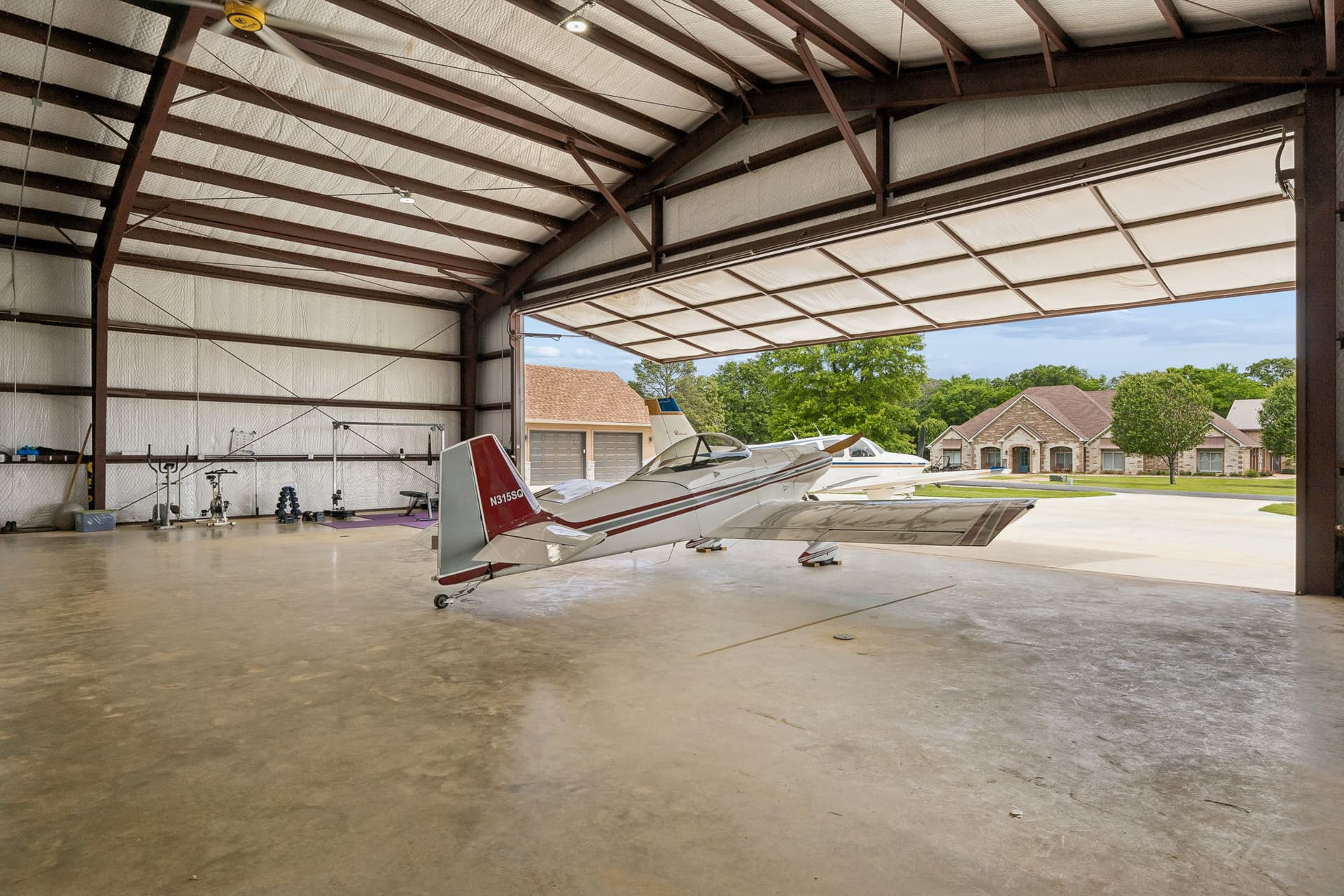 hangar popup image 4