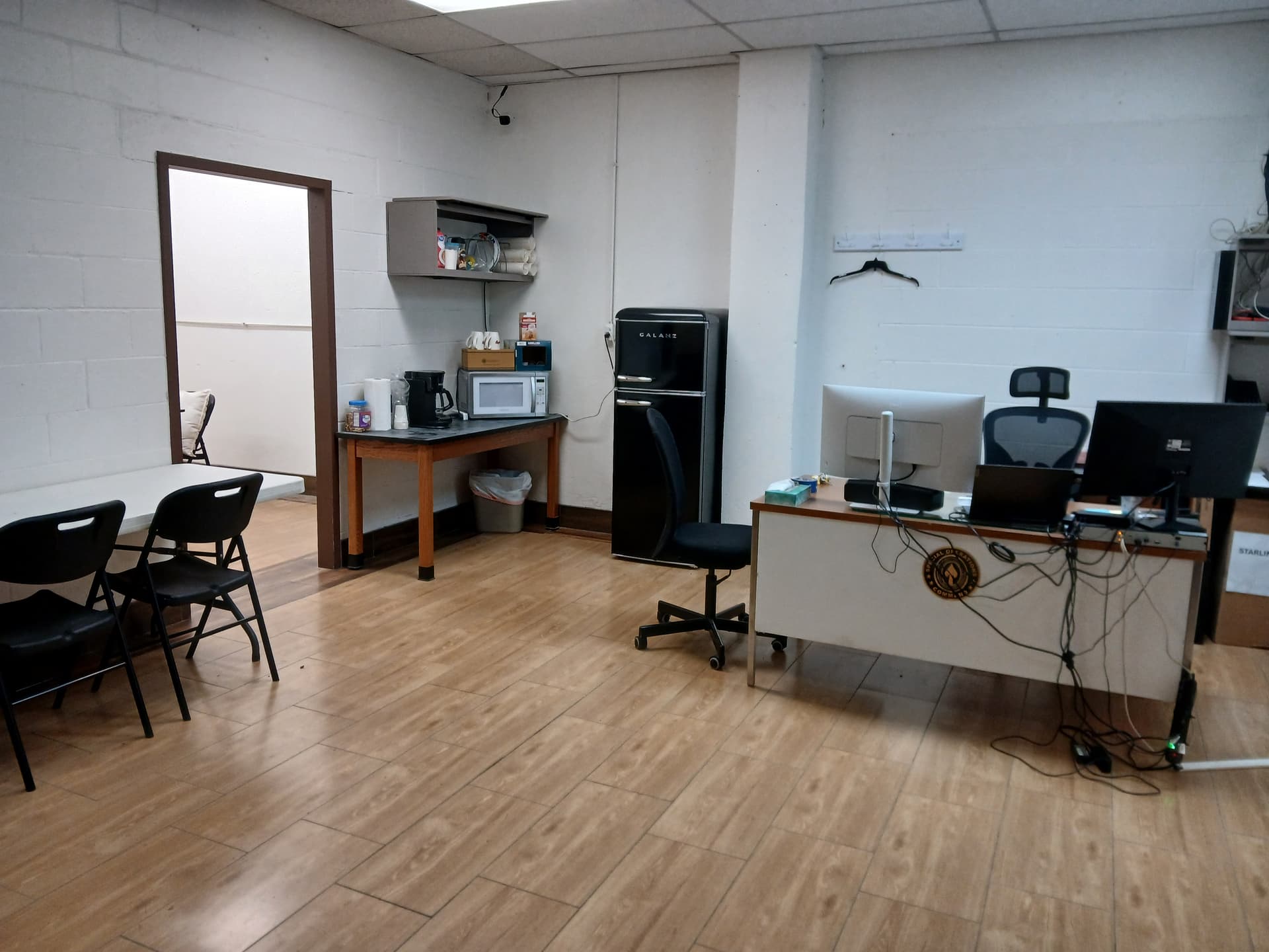 hangar popup image 2
