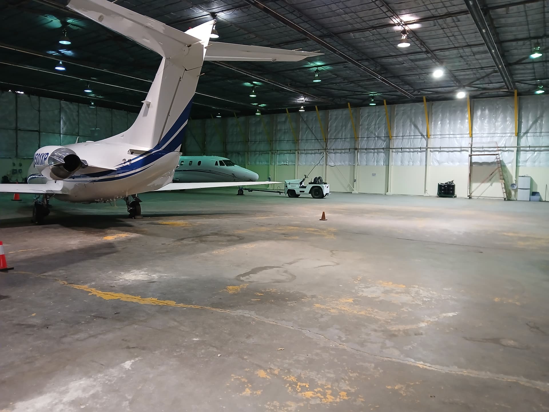 hangar popup image 3