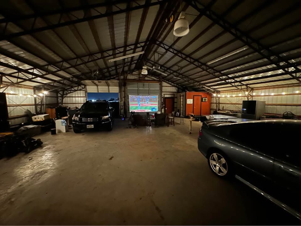 hangar popup image 4