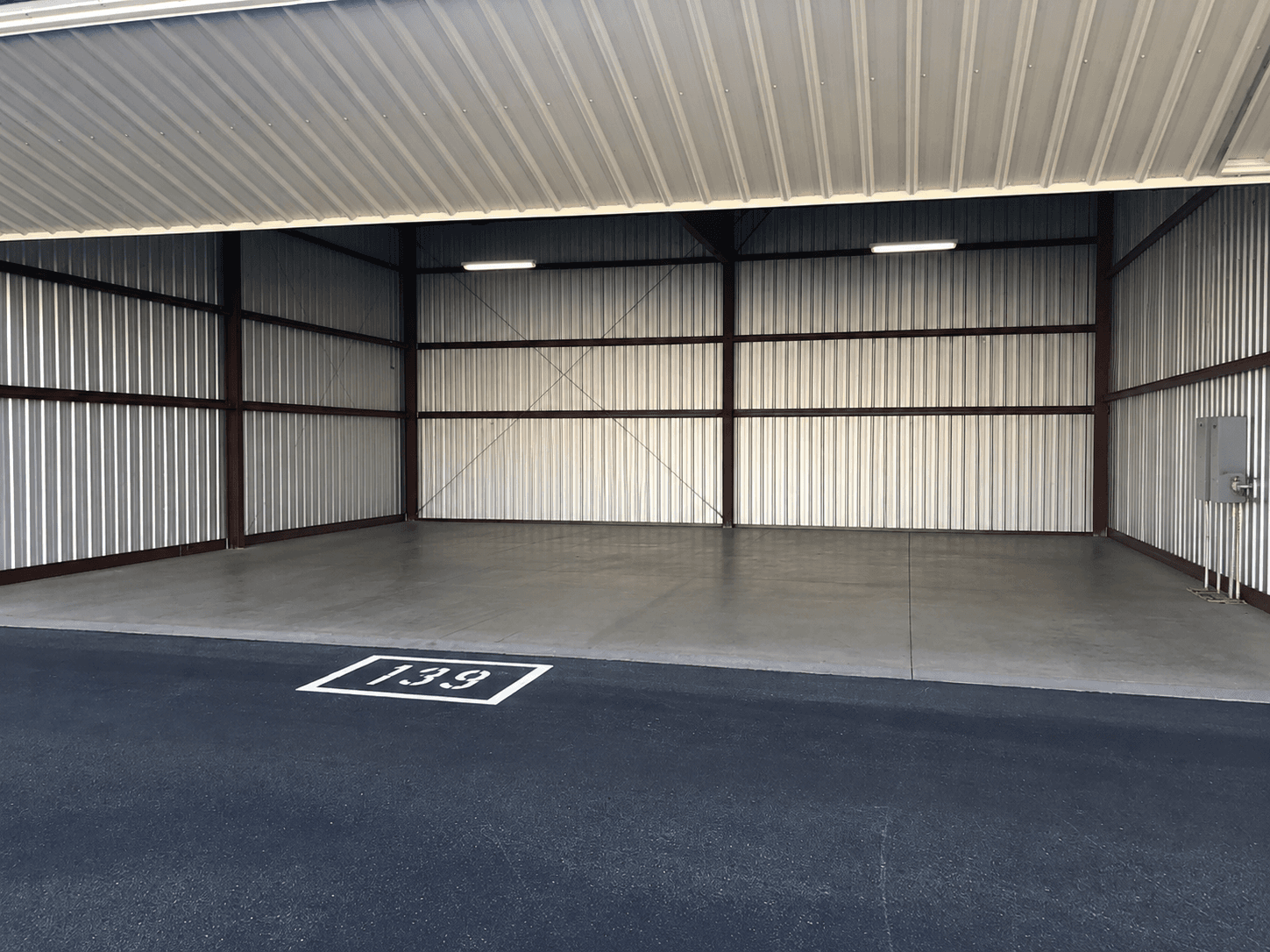 hangar popup image 3
