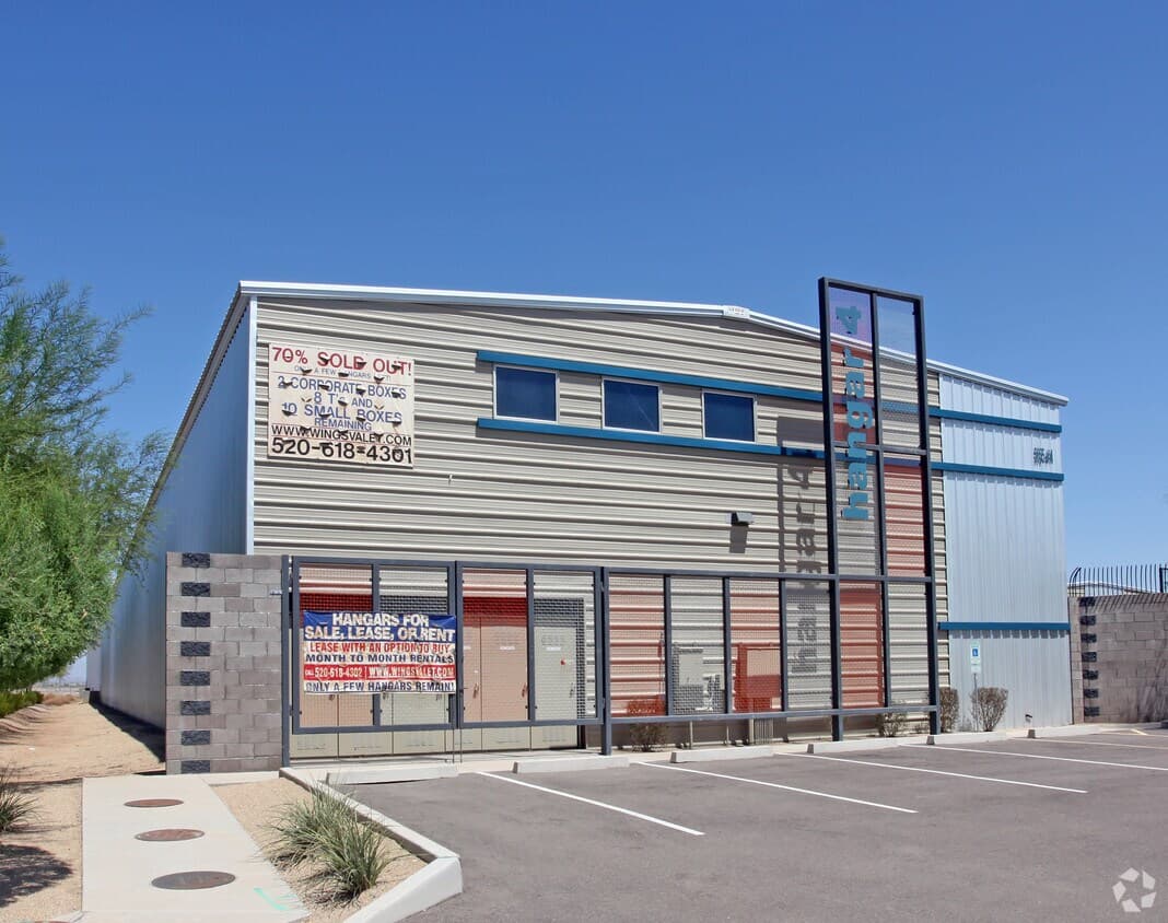 hangar popup image 5