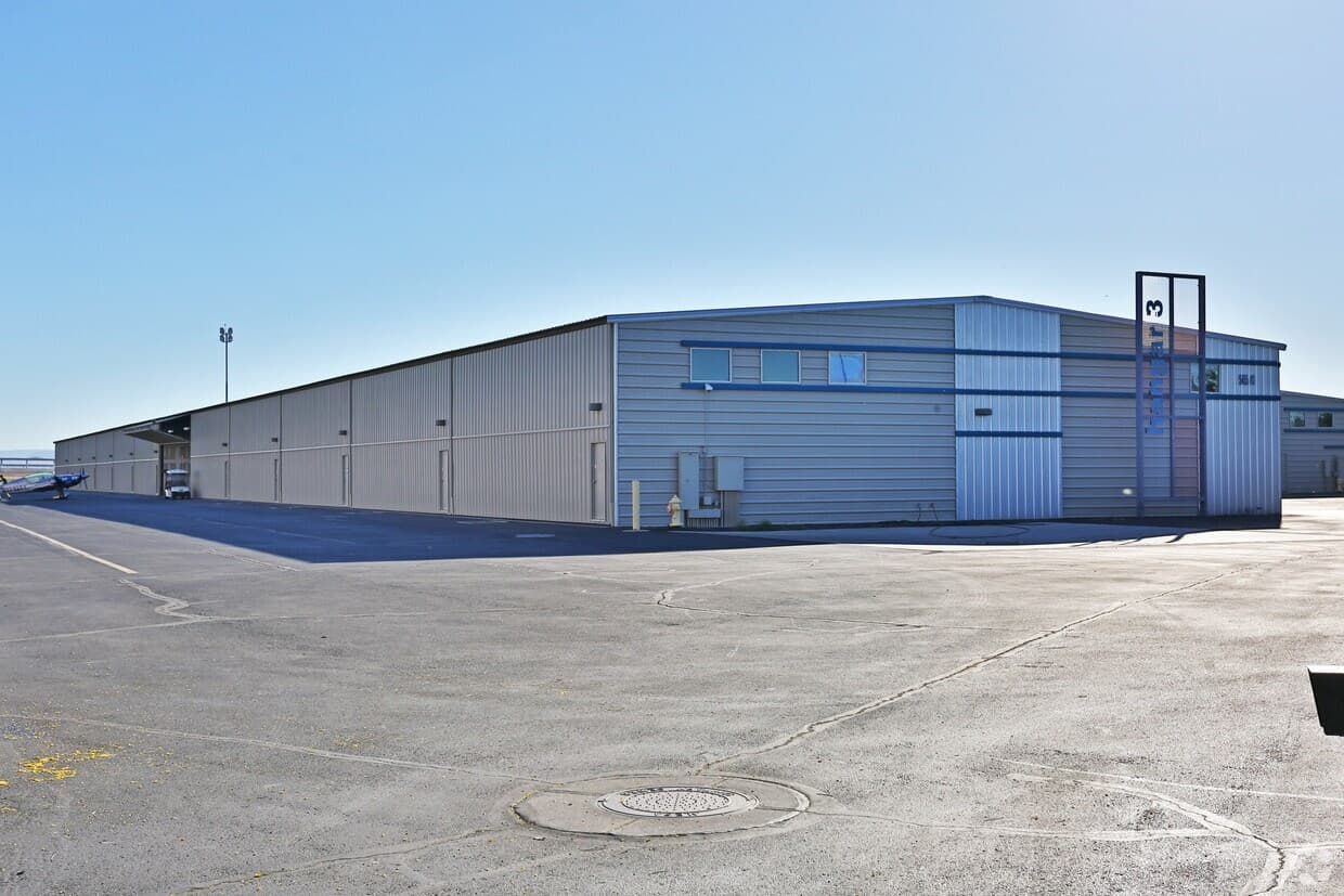 hangar popup image 7