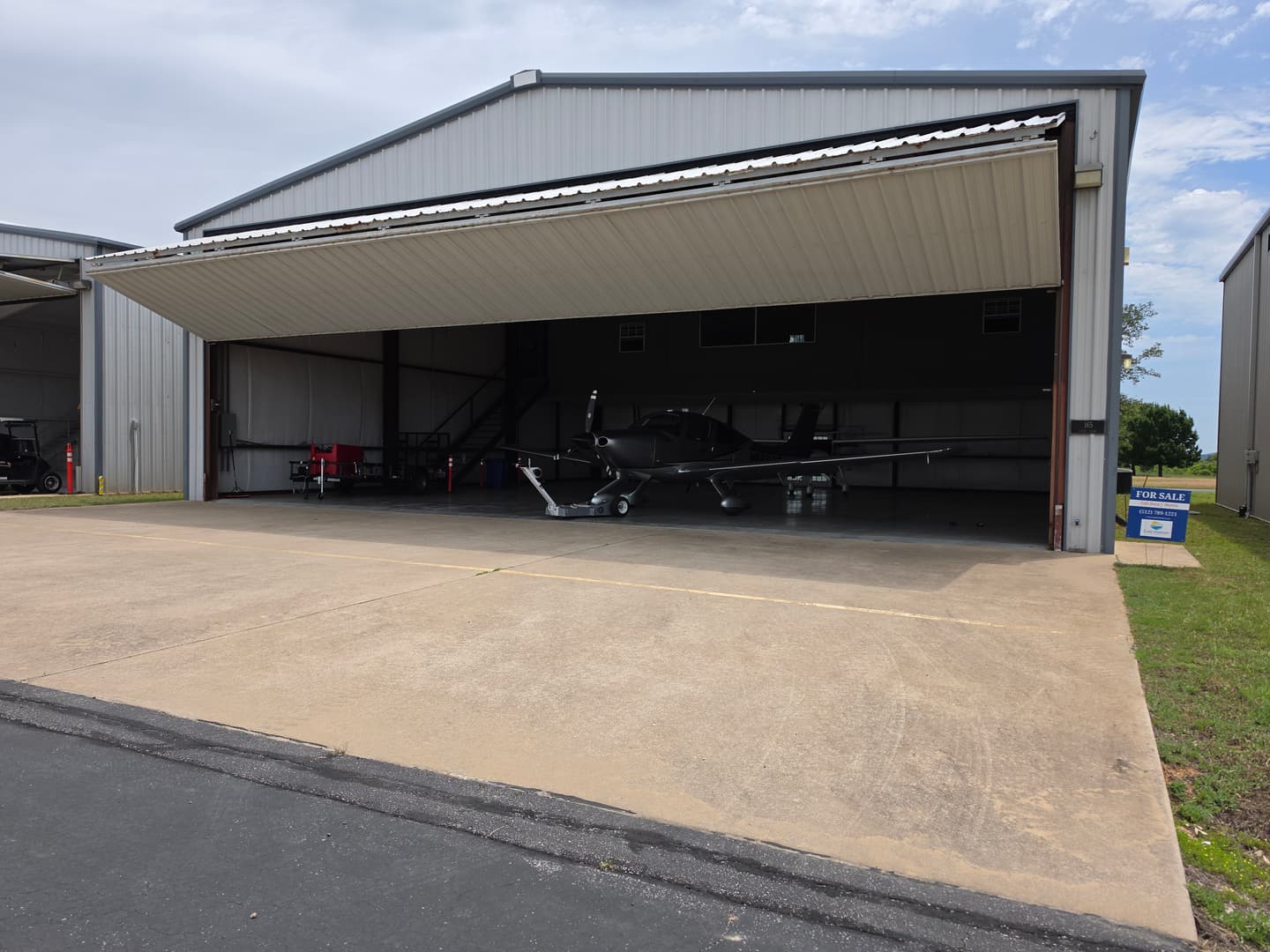 hangar popup image 10