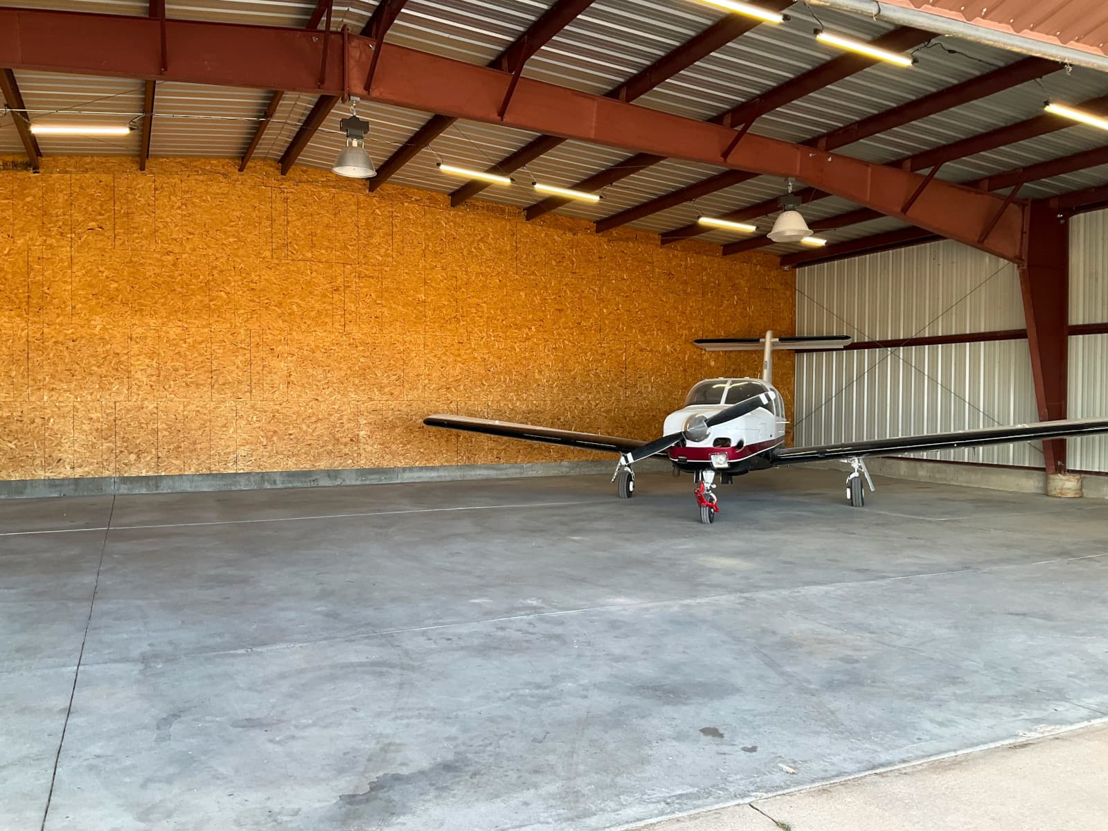 hangar popup image 1