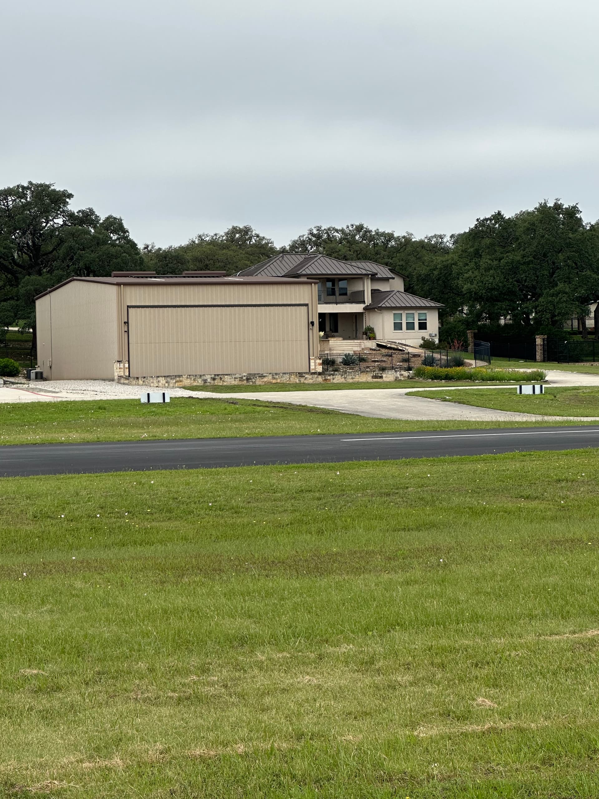 hangar popup image 1