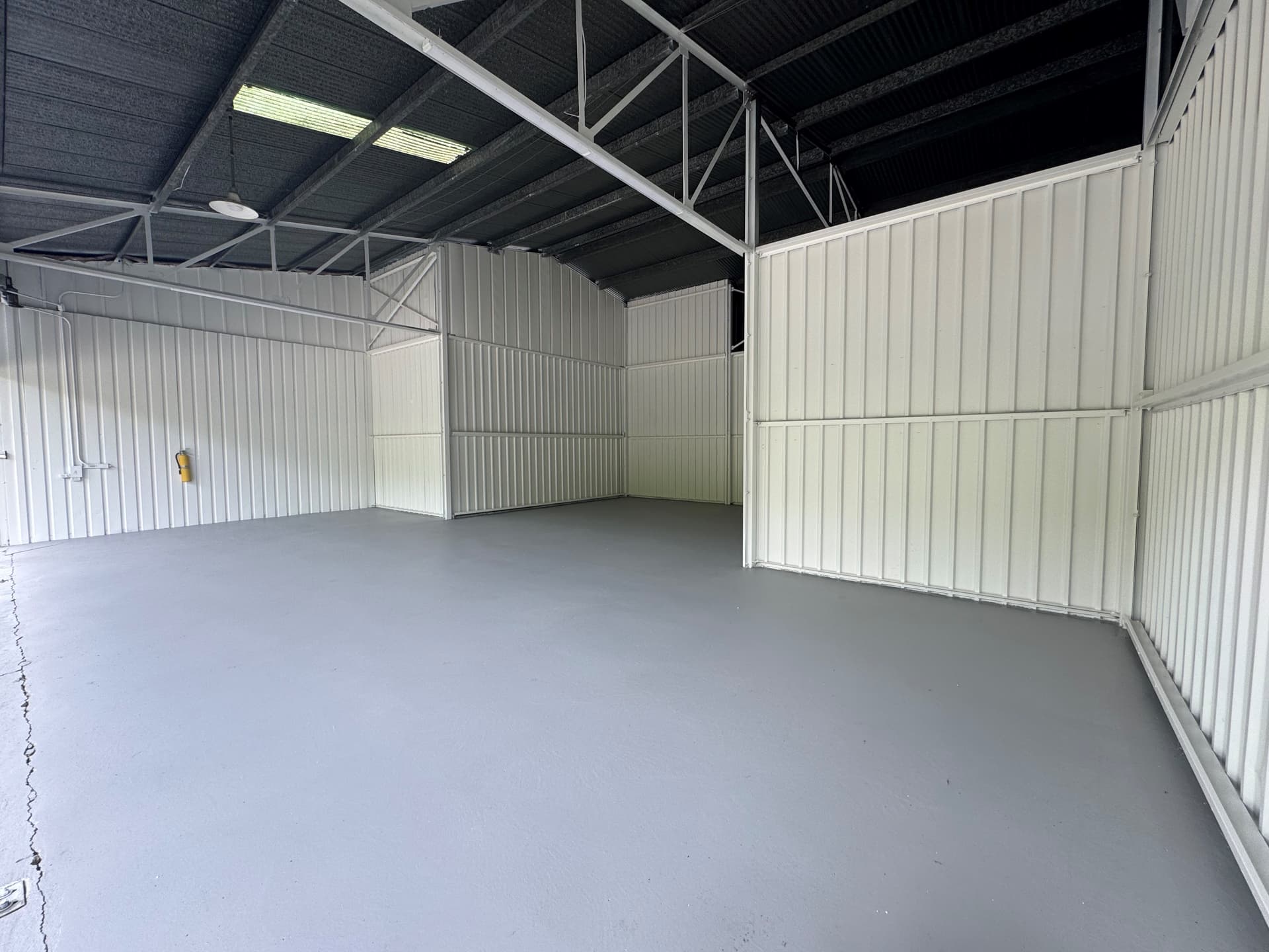 hangar popup image 3