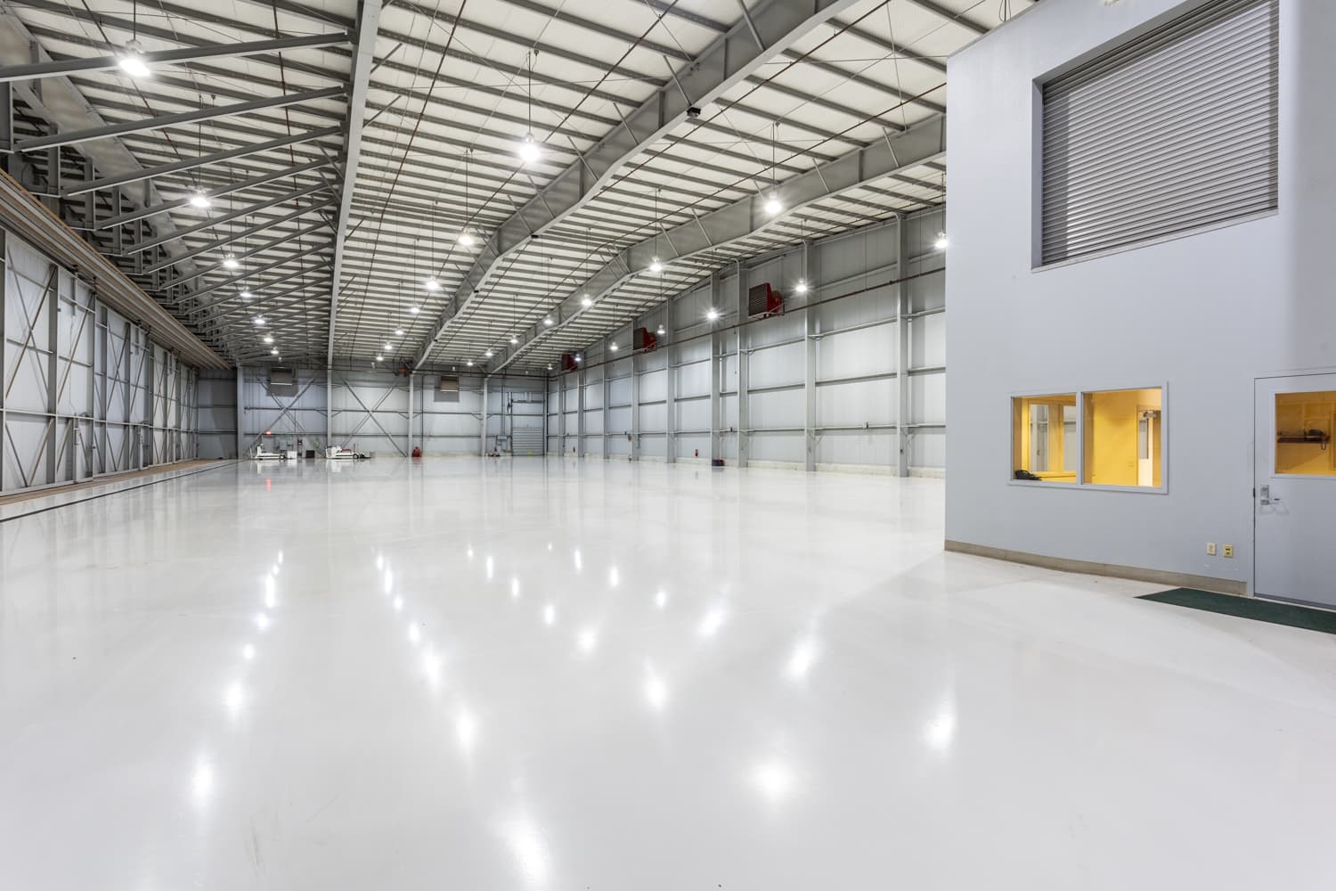 hangar popup image 2