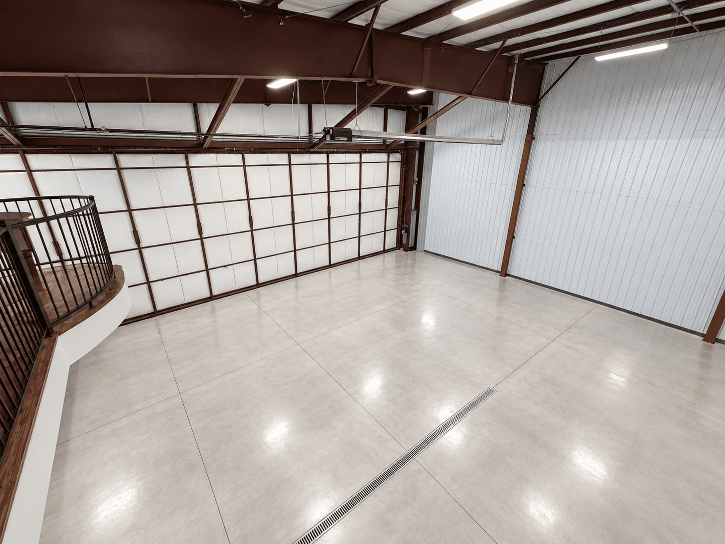 hangar popup image 4