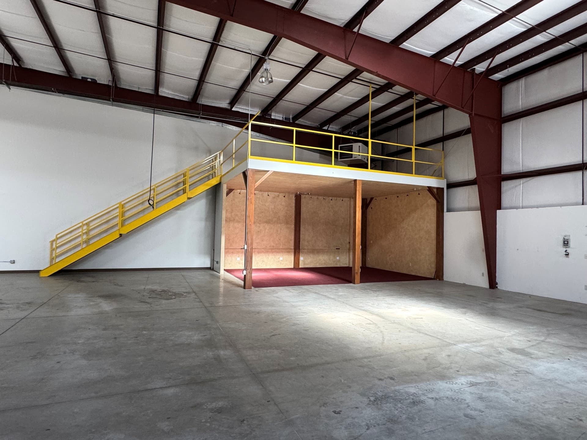 hangar popup image 1
