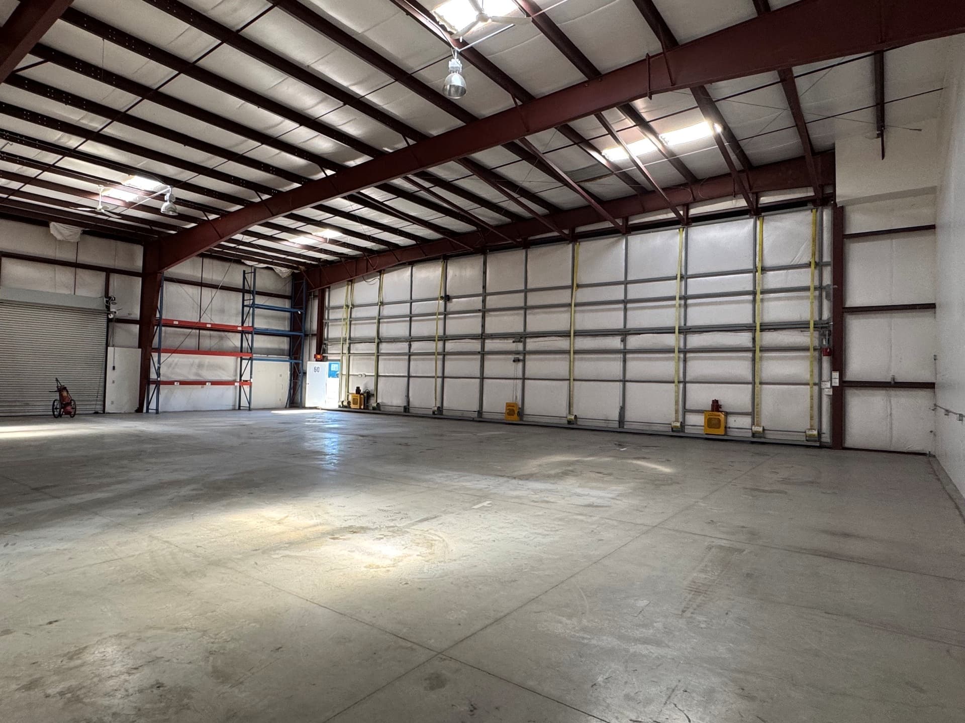 hangar popup image 5