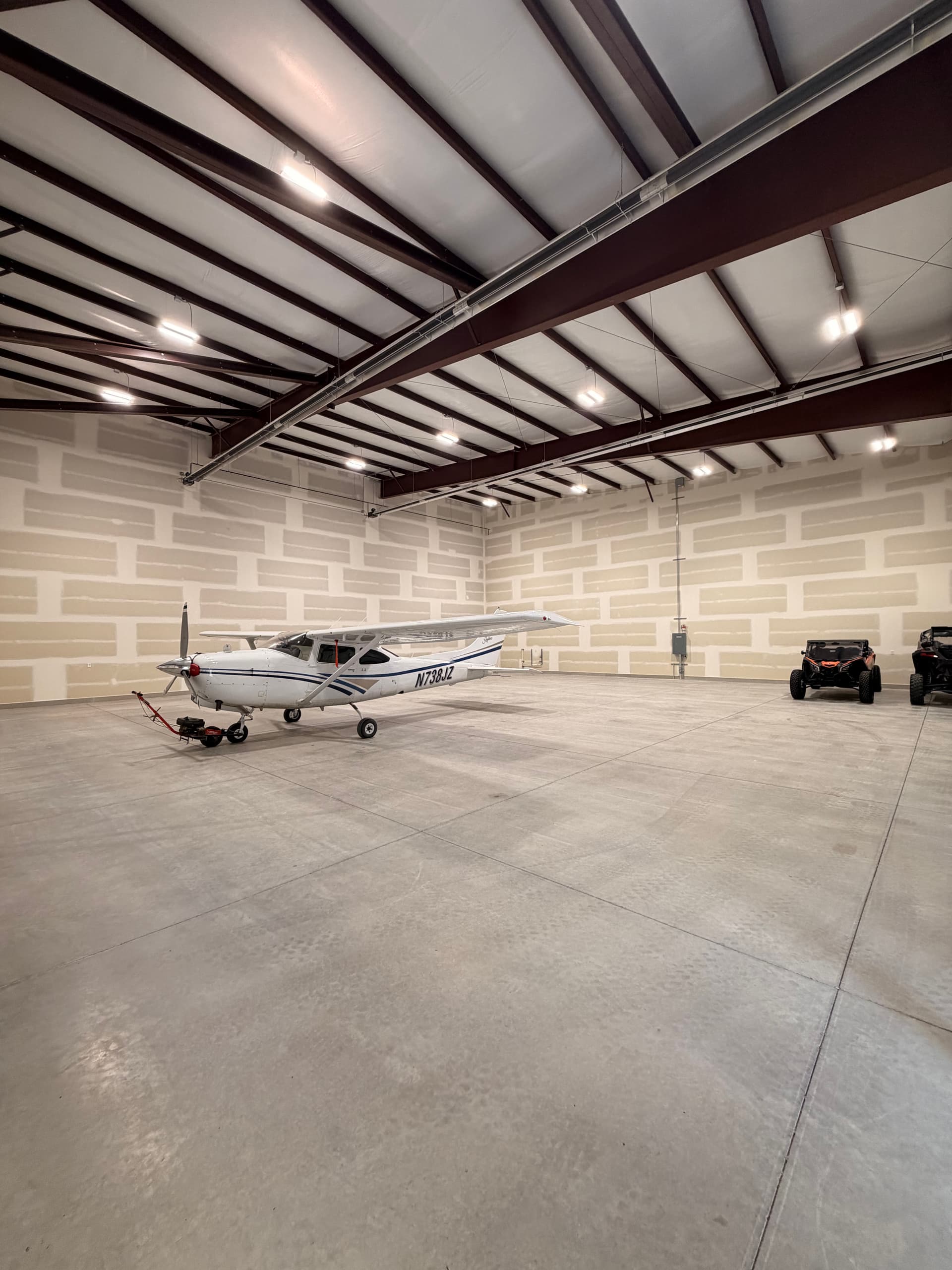 hangar popup image 3