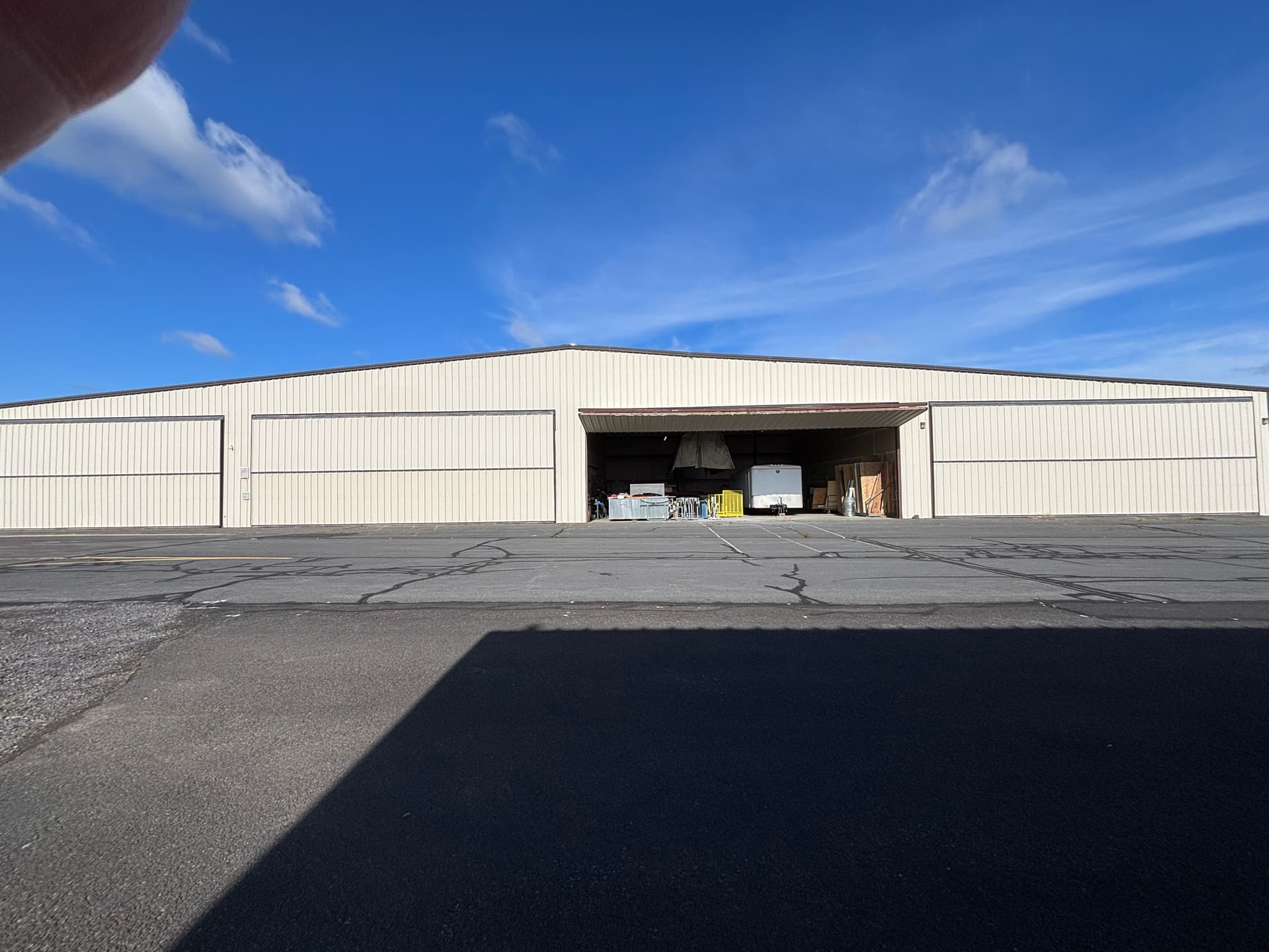 hangar popup image 1
