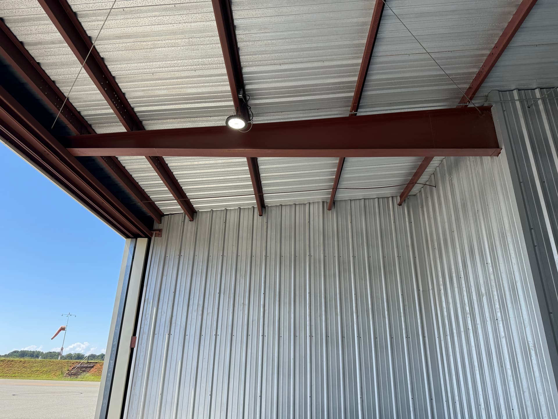 hangar popup image 8