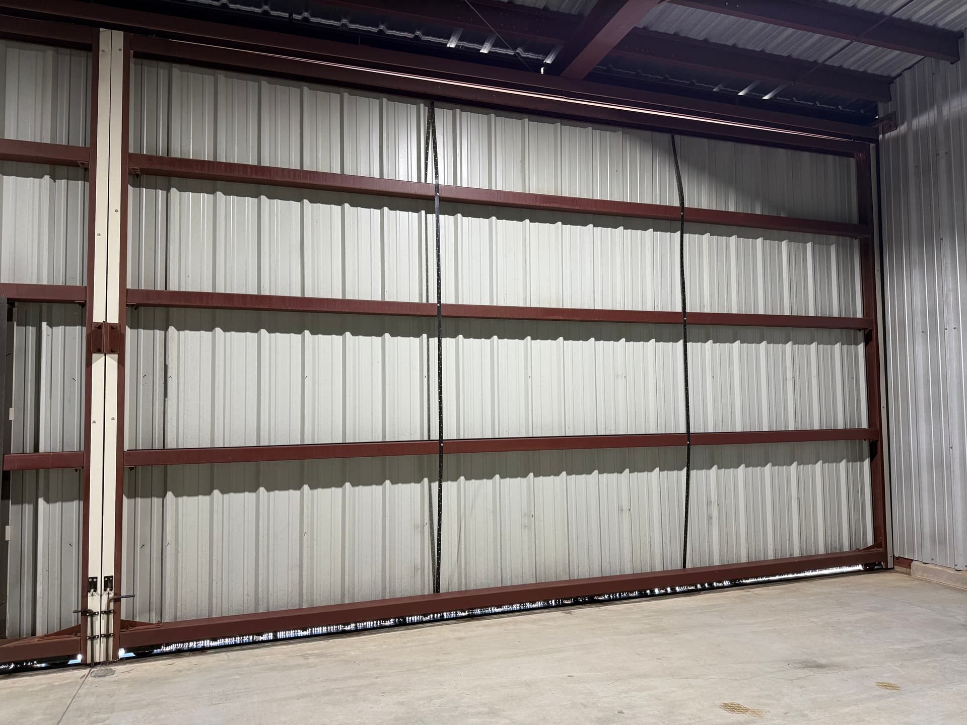 hangar popup image 10