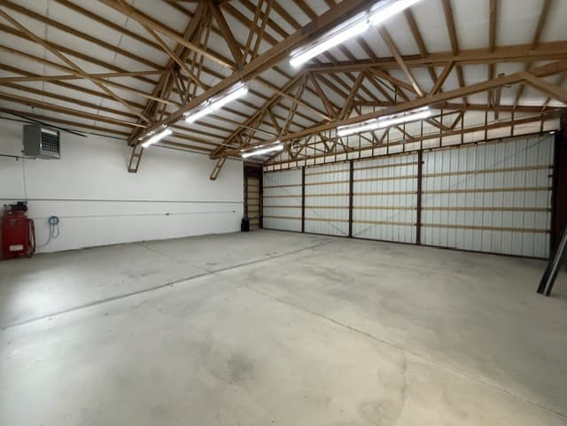 hangar popup image 1