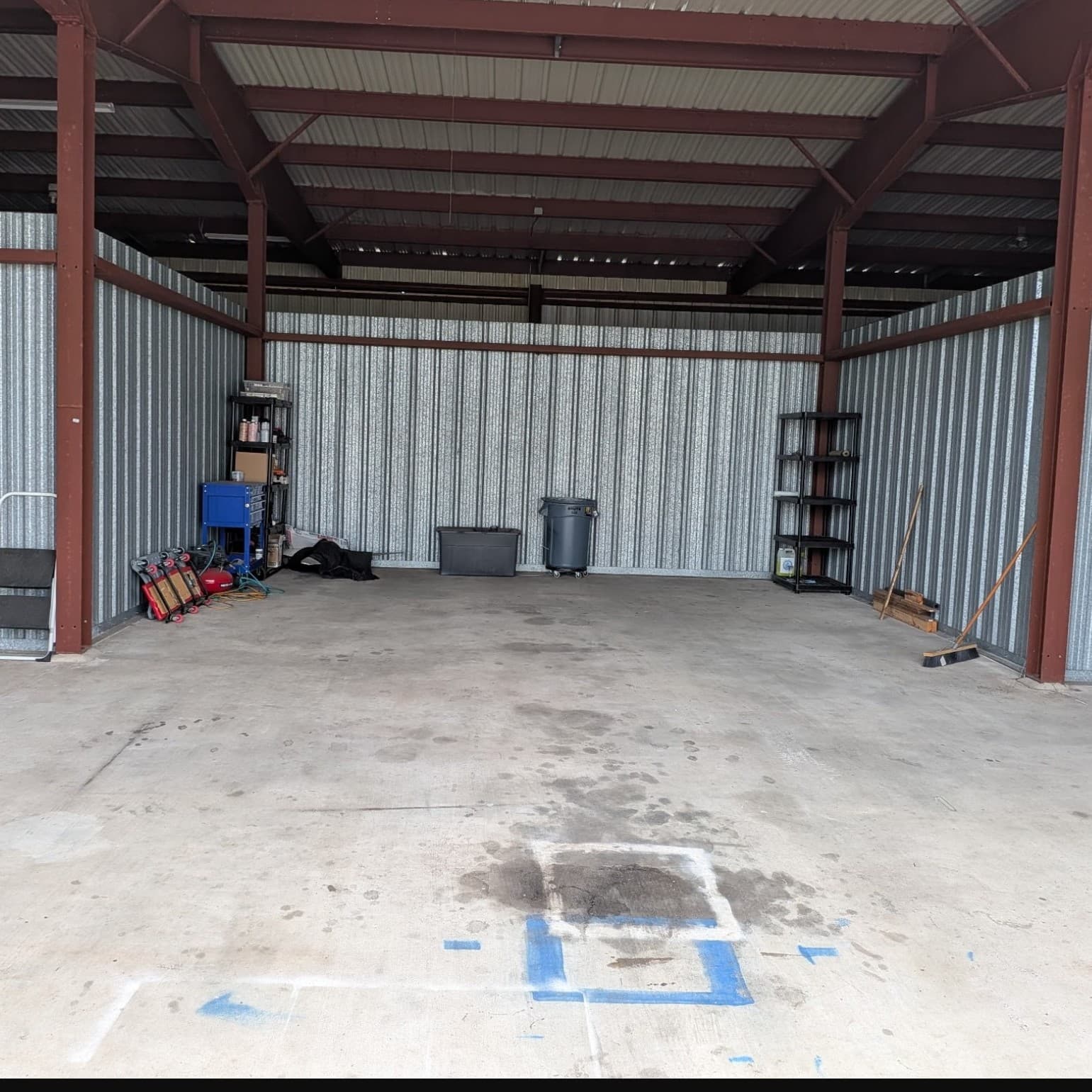 hangar popup image 1