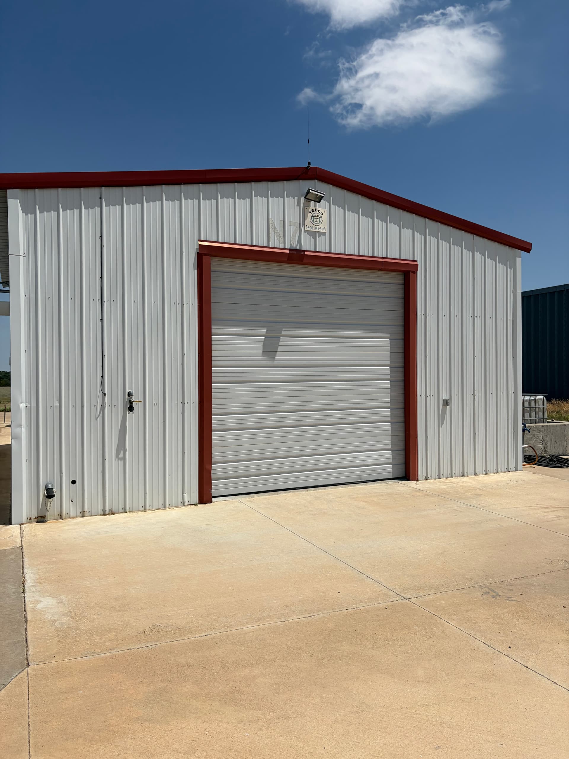 hangar popup image 6