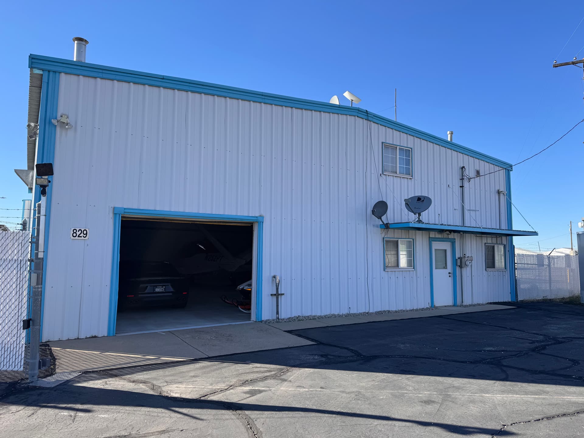 hangar popup image 1