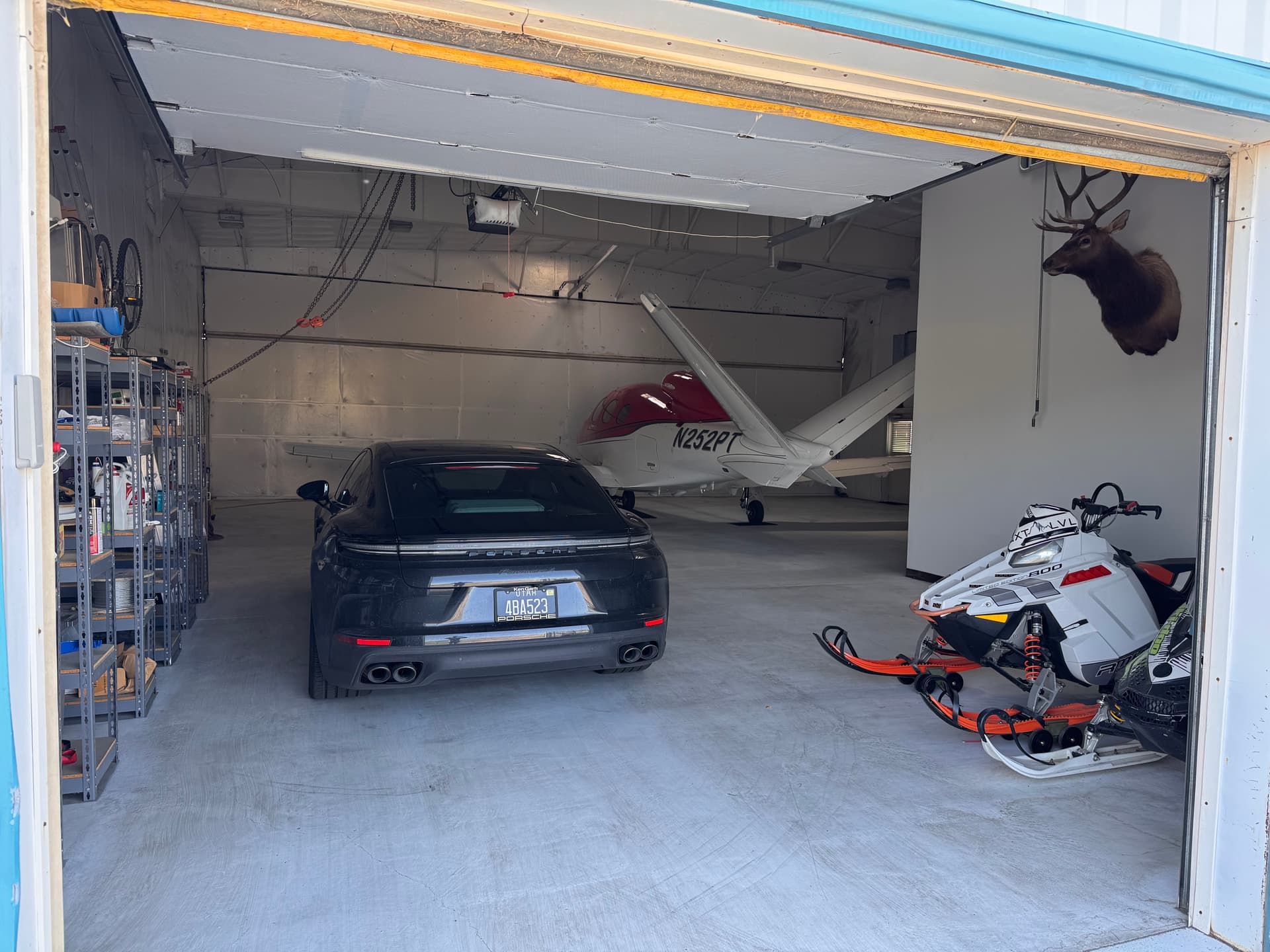 hangar popup image 2