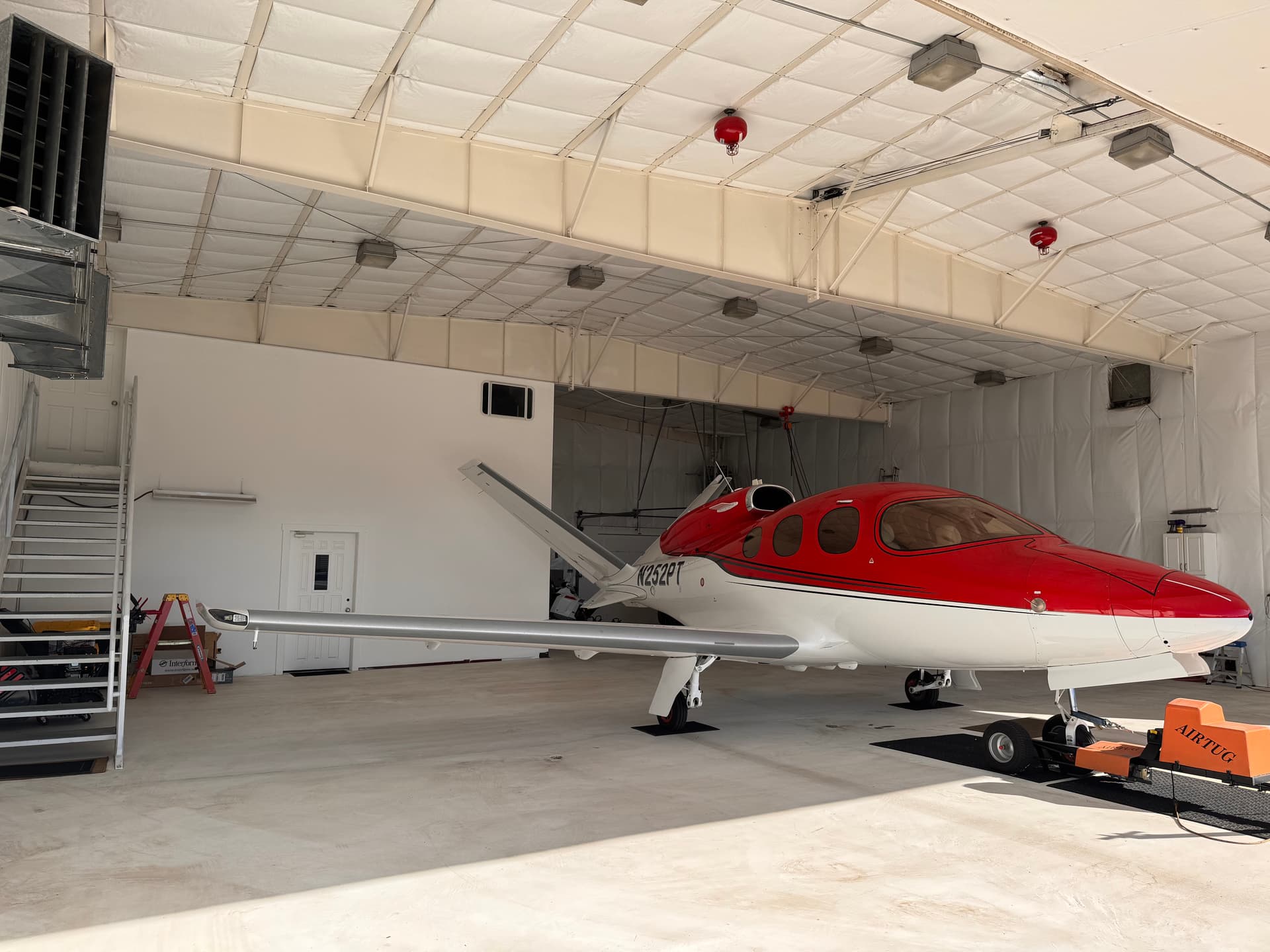 hangar popup image 3