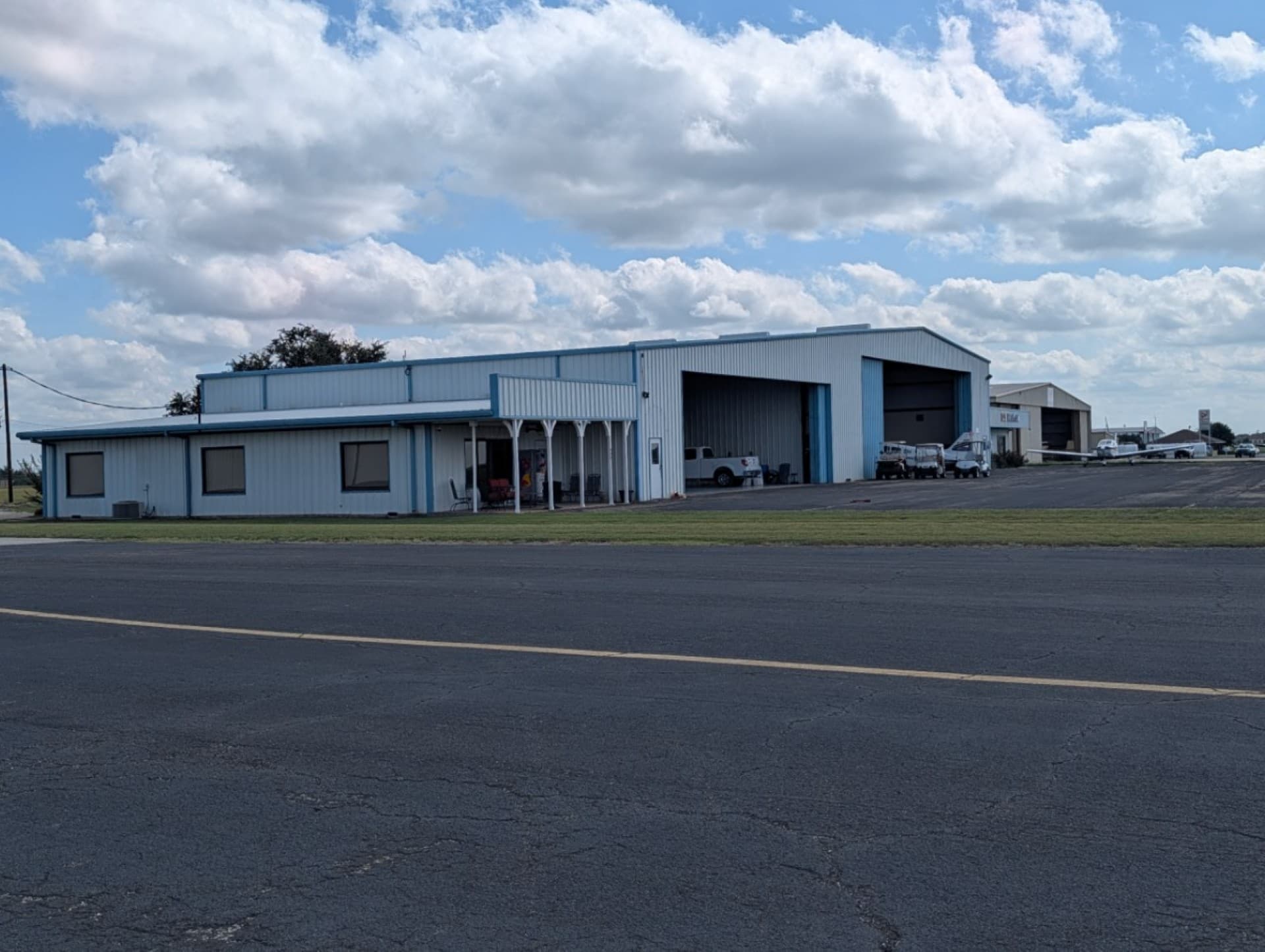 hangar popup image 2