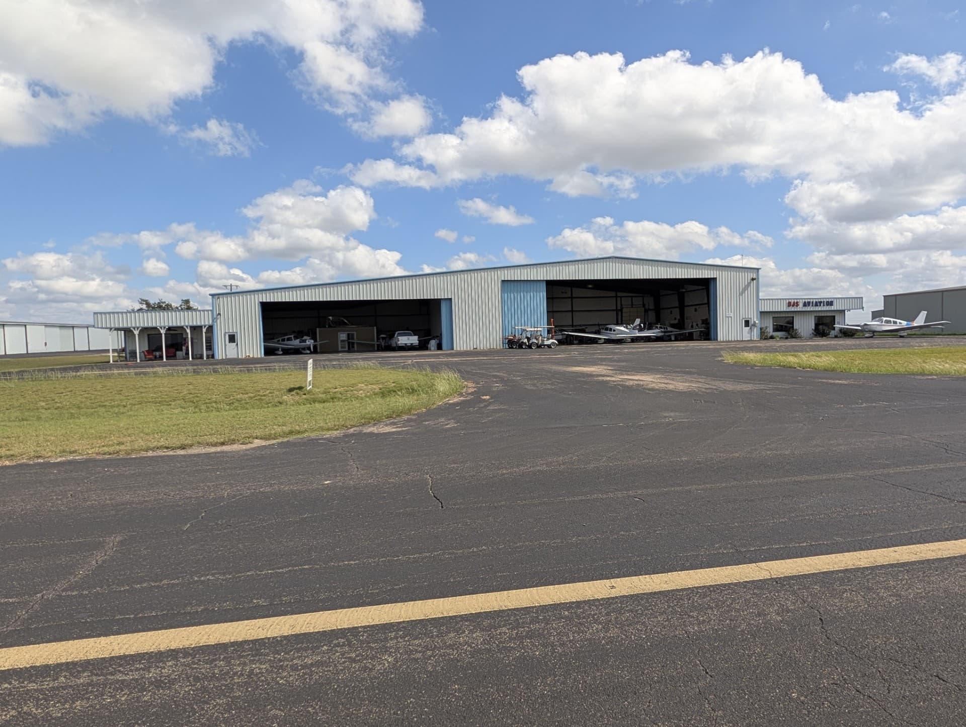 hangar popup image 3