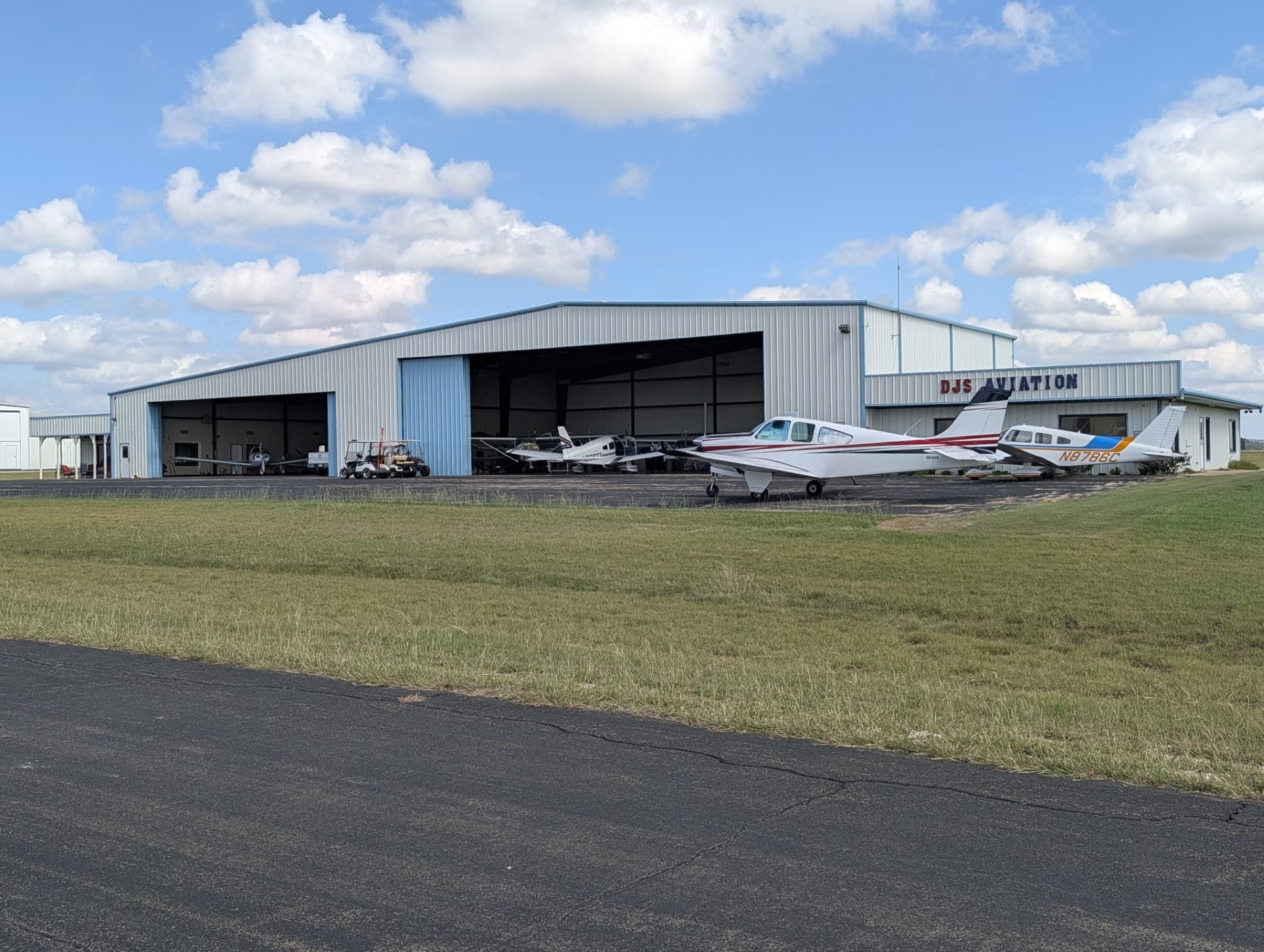 hangar popup image 4