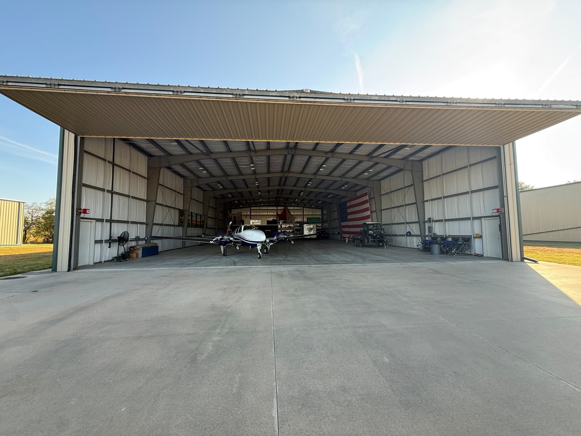 hangar popup image 4