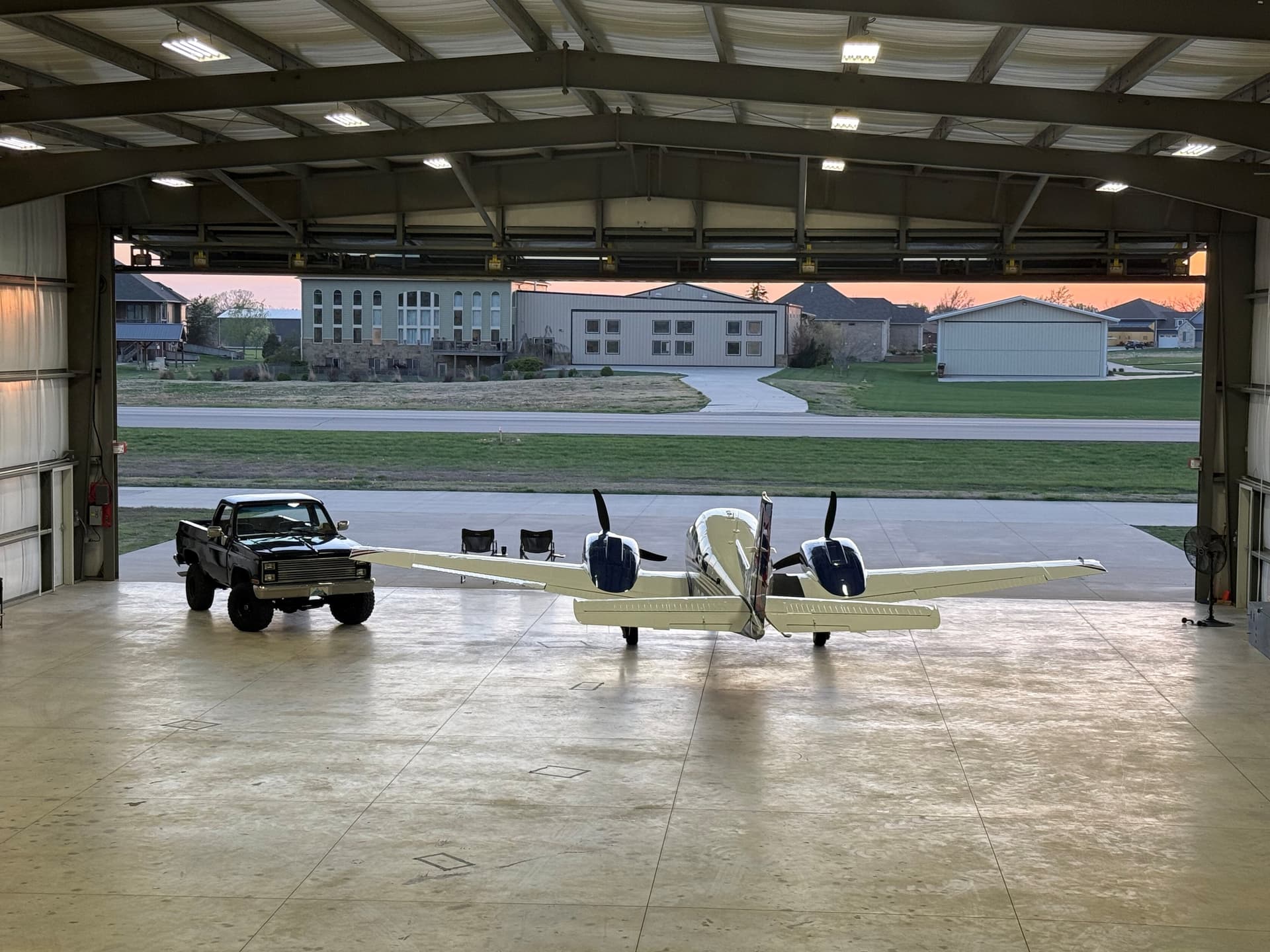 hangar popup image 8