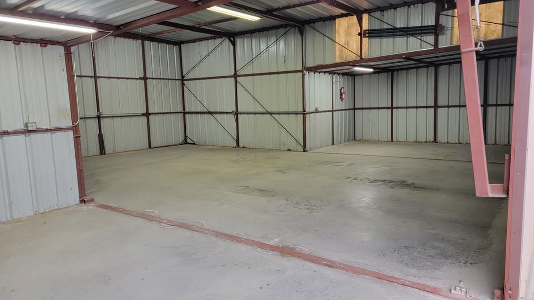 Hangar Image Hangar Image